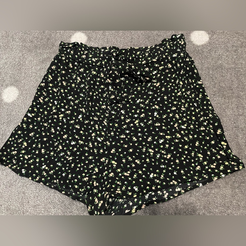 H&M Black Floral High Waist Women's Shorts